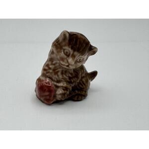 Vintage Wade England Red Rose Tea Whimsie Miniature Kitten with Yarn Figurine